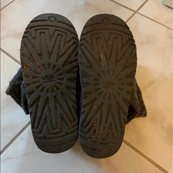 Ugg  boots sz 6 - Picture 6 of 12